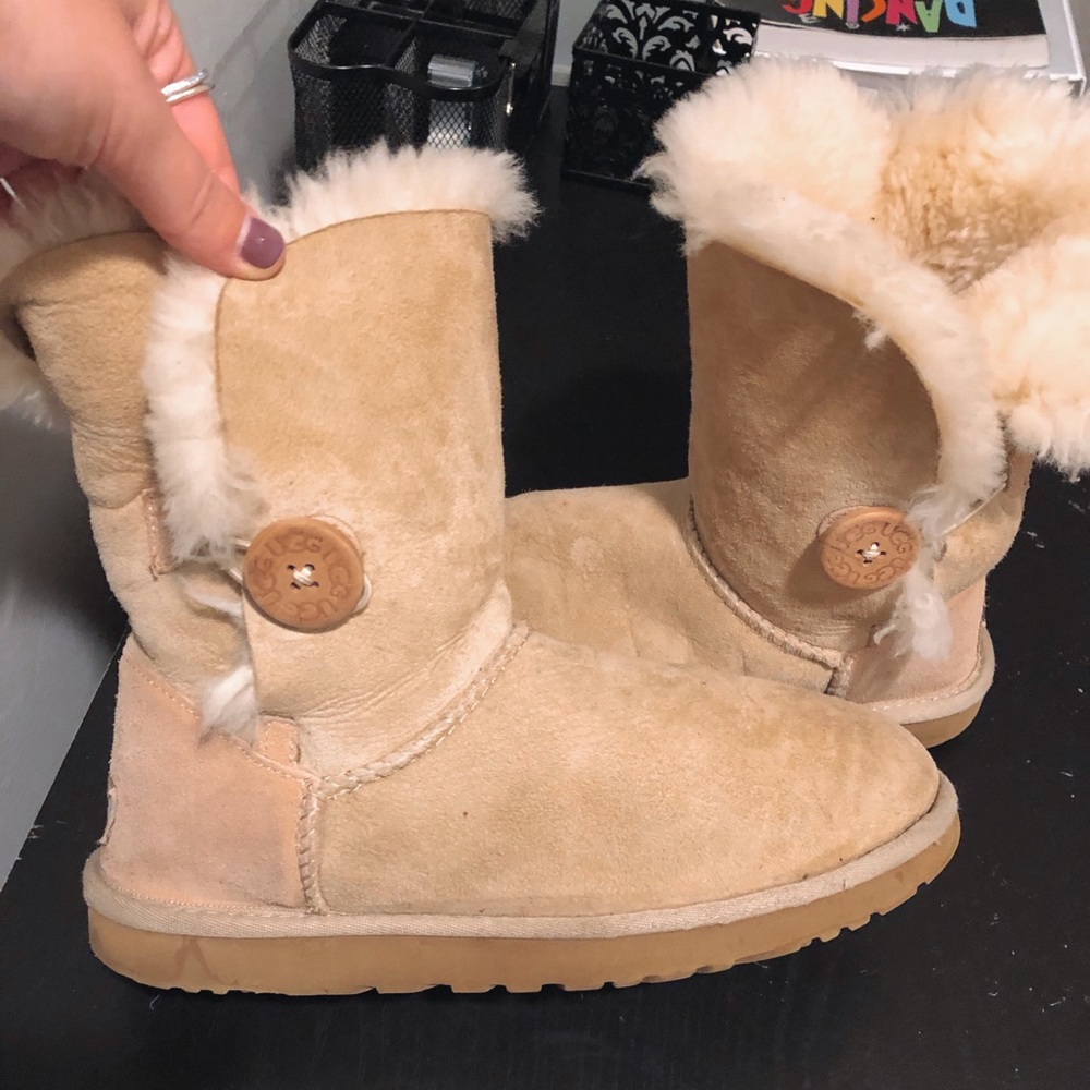 Bailey Button Sand Uggs